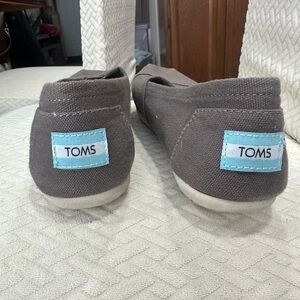 TOMS Women’s Charcoal Slip-On flat